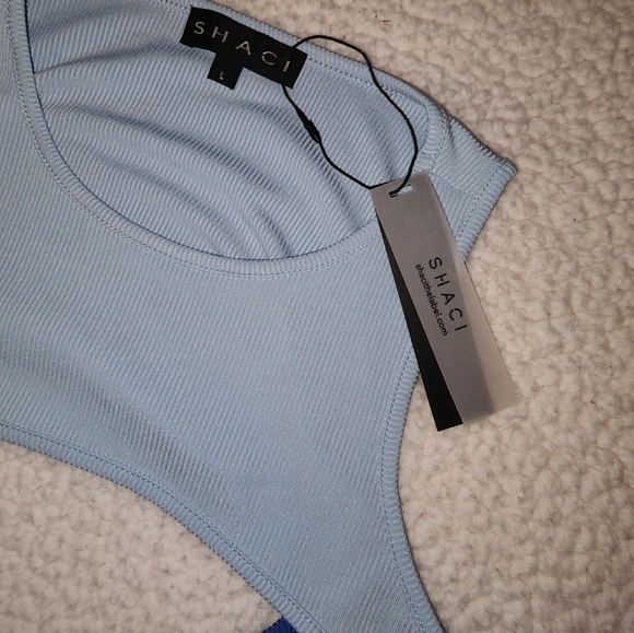 NWT Dolls Kill 2 Tone Blue Show Me Some Clevage Crop Top - Picture 5 of 7